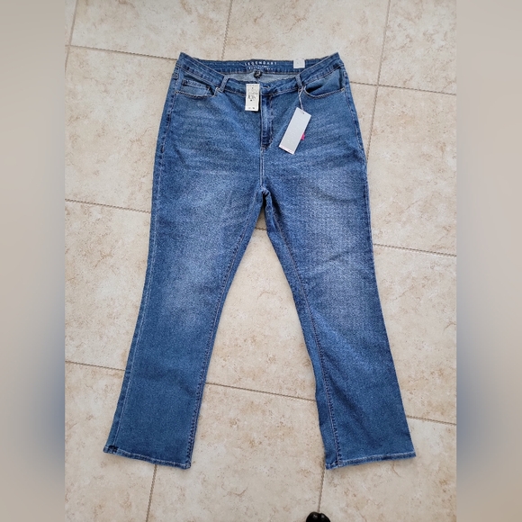 Legendary by Ashley Stewart Bootcut Jeans - Picture 4 of 7